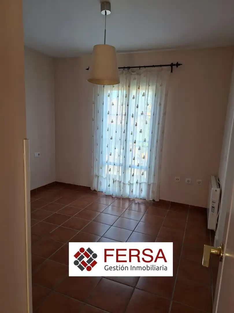 Dormitori de Casa adosada en venda en El Puerto de Santa María amb Aire condicionat, Calefacció i Jardí privat