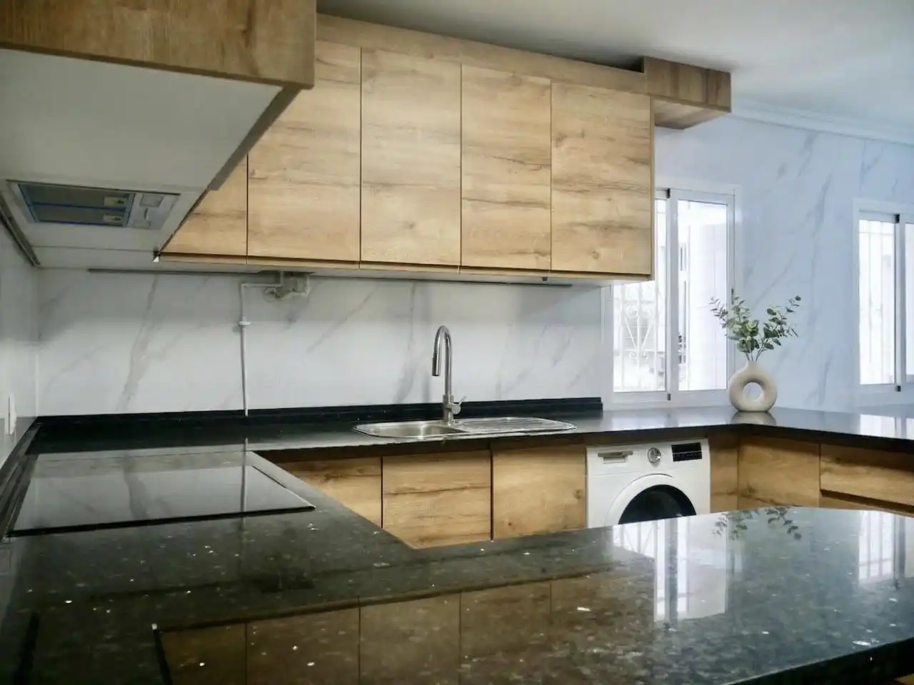 Cocina de Piso de alquiler en Sevilla con Aire acondicionado, Calefacción y Terraza