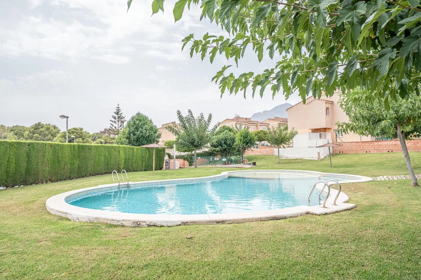 Swimming pool of Detached homes for sale in La Nucia  with Air Conditioner, Heating and Private garden