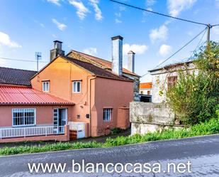 Vista exterior de Casa o xalet en venda en Ponteceso amb Jardí privat, Terrassa i Traster