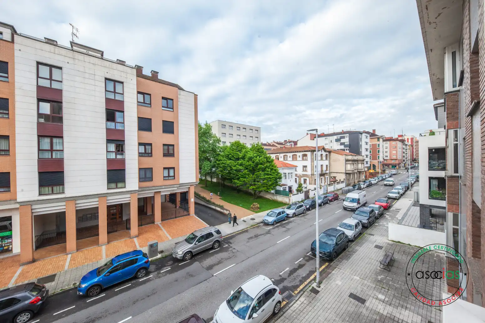 Vista exterior de Piso en venta en Gijón  con Parquet y Trastero