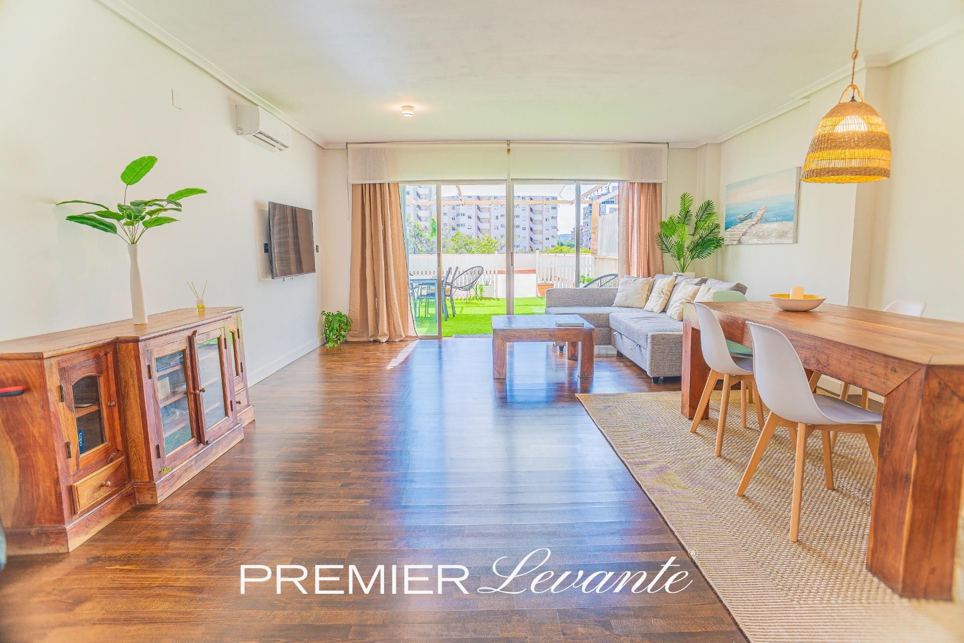 Vista exterior de Piso de alquiler en Alicante / Alacant con Aire acondicionado, Calefacción y Jardín privado