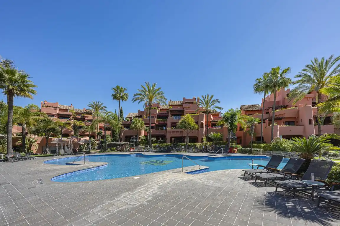 Penthouse with pool for sale in Selwo, imagen 6