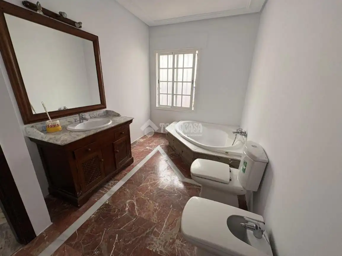 Baño de Casa adosada en venta en Chiclana de la Frontera con Terraza y Amueblado