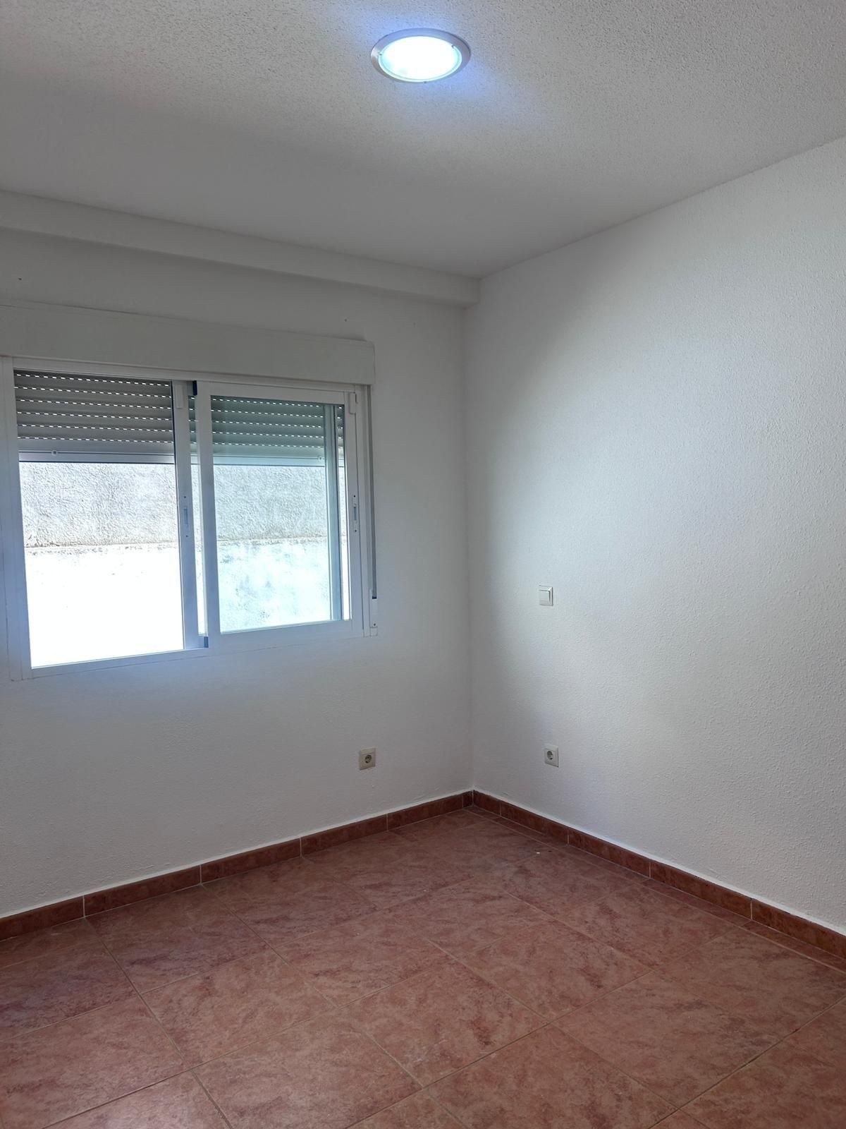 Bedroom of Flat for sale in Yuncler  with Heating