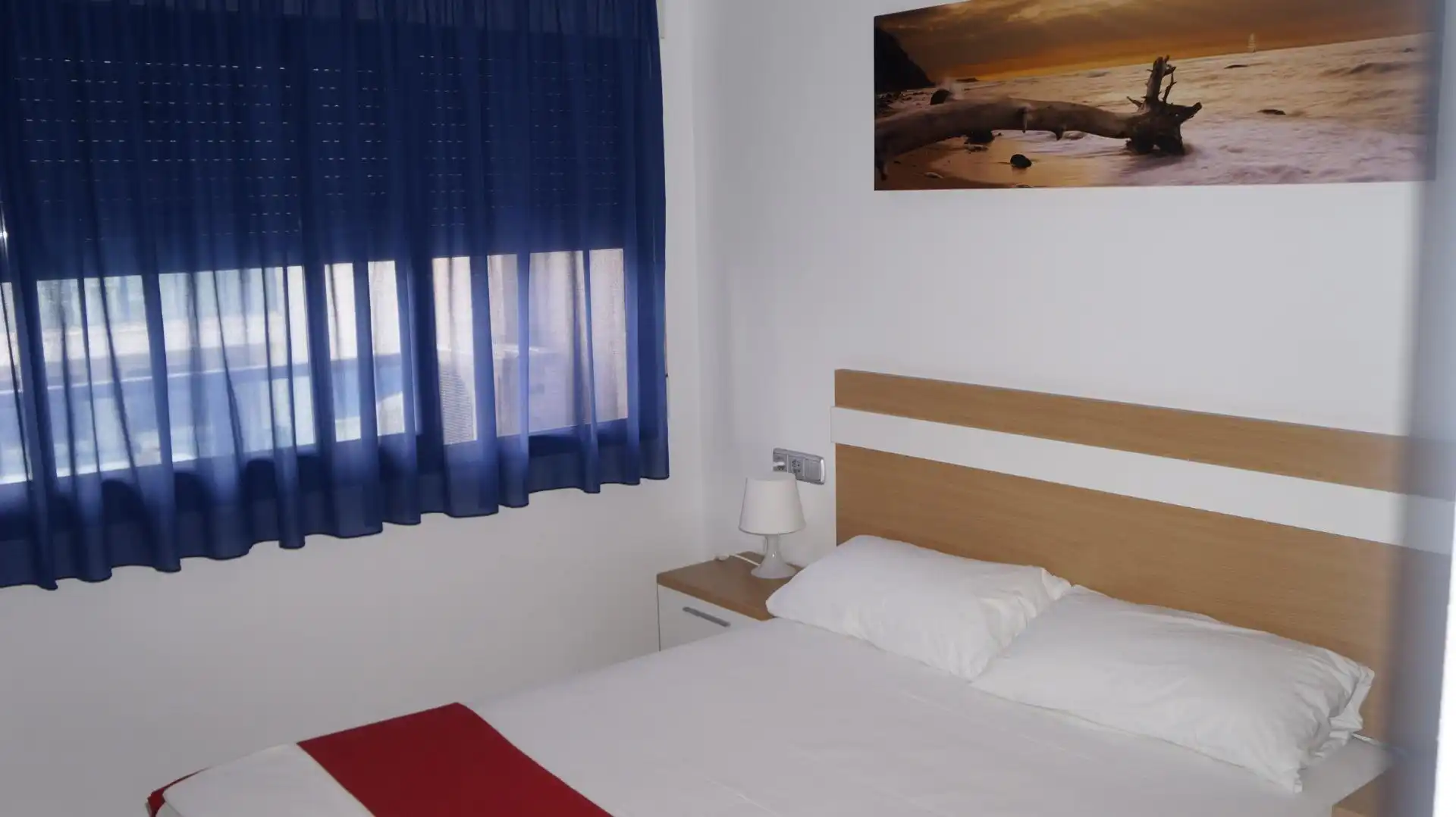 Dormitori de Apartament en venda en Alicante / Alacant amb Aire condicionat, Moblat i Balcó