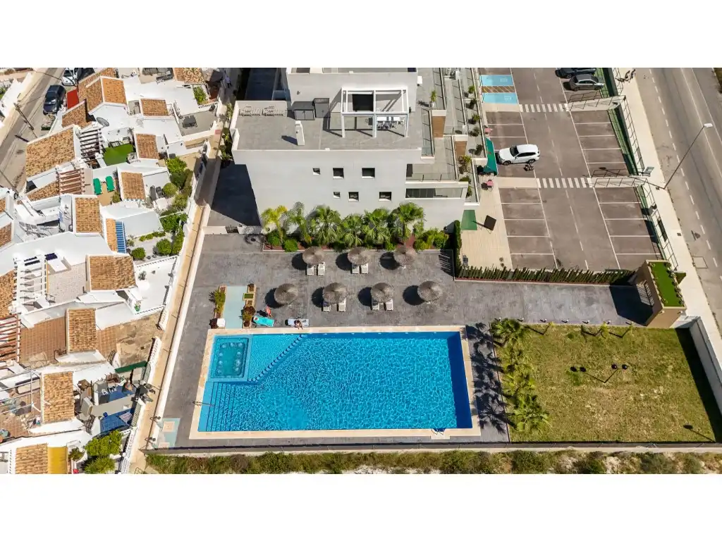 Apartamento con terraza en venta en Calle Pirineos-Filipinas, imagen 32
