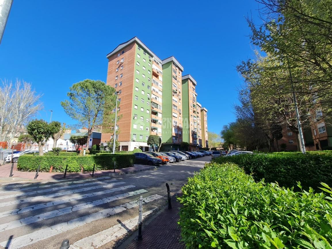 Exterior view of Flat for sale in Alcalá de Henares  with Heating and Terrace