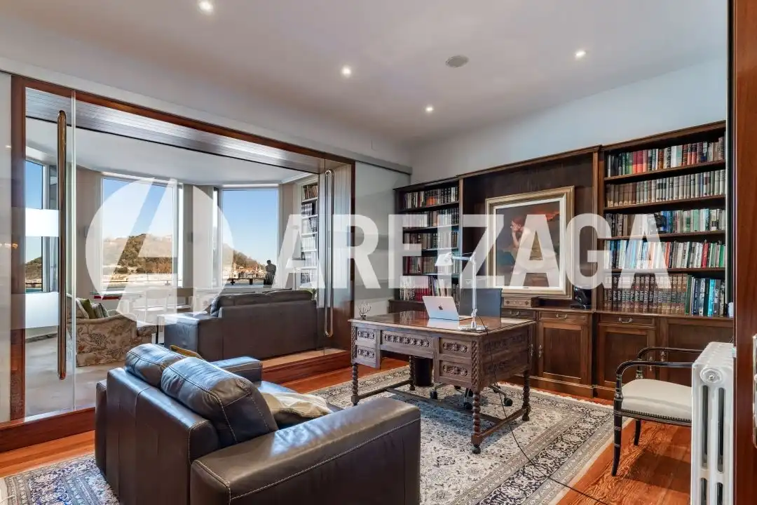 Sala de estar de Piso en venta en Donostia - San Sebastián  con Calefacción, Terraza y Balcón