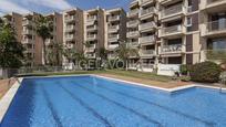 Piscina de Apartament en venda en Sant Pere de Ribes amb Aire condicionat, Calefacció i Terrassa