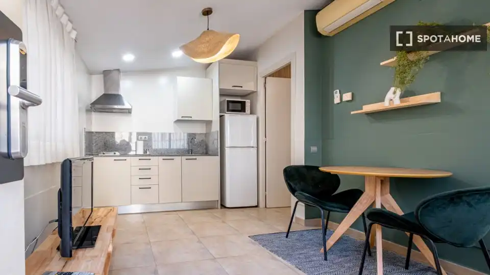 Kitchen of Flat for rent in Barcelona  with Air Conditioner, Heating and Furnished
