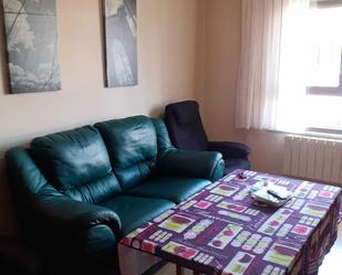 Sala d'estar de Apartament en venda en Salamanca Capital amb Calefacció