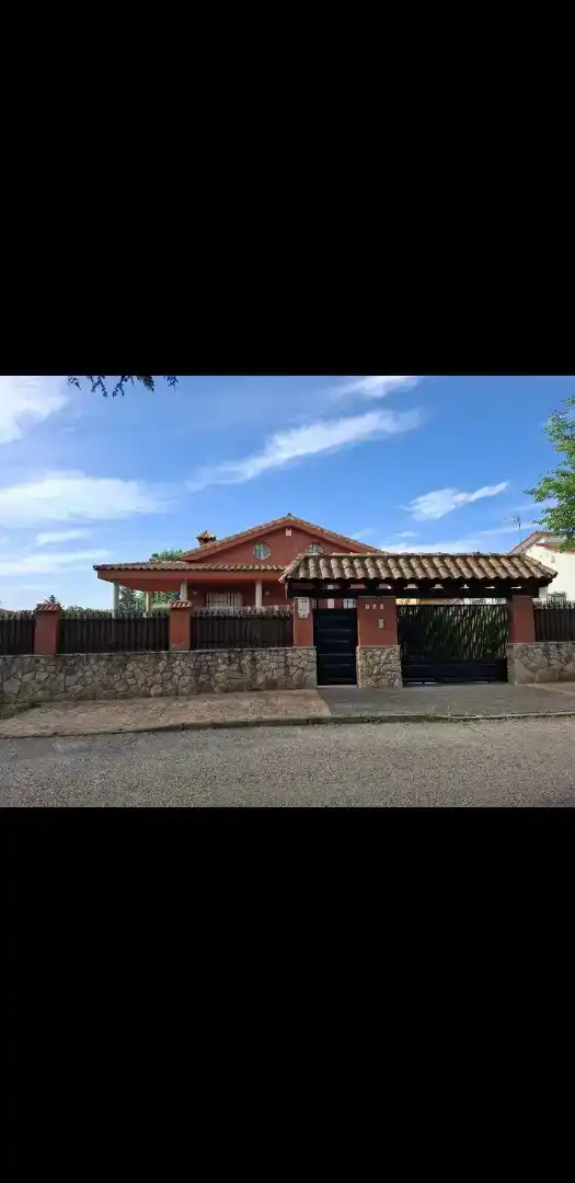 Vista exterior de Casa o xalet en venda en Torremocha de Jarama