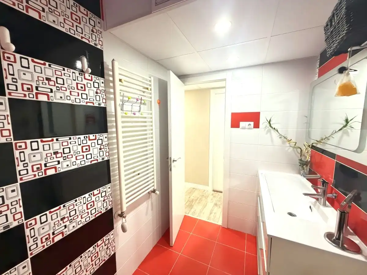 Bathroom of Flat for sale in Alcalá de Henares  with Air Conditioner and Heating