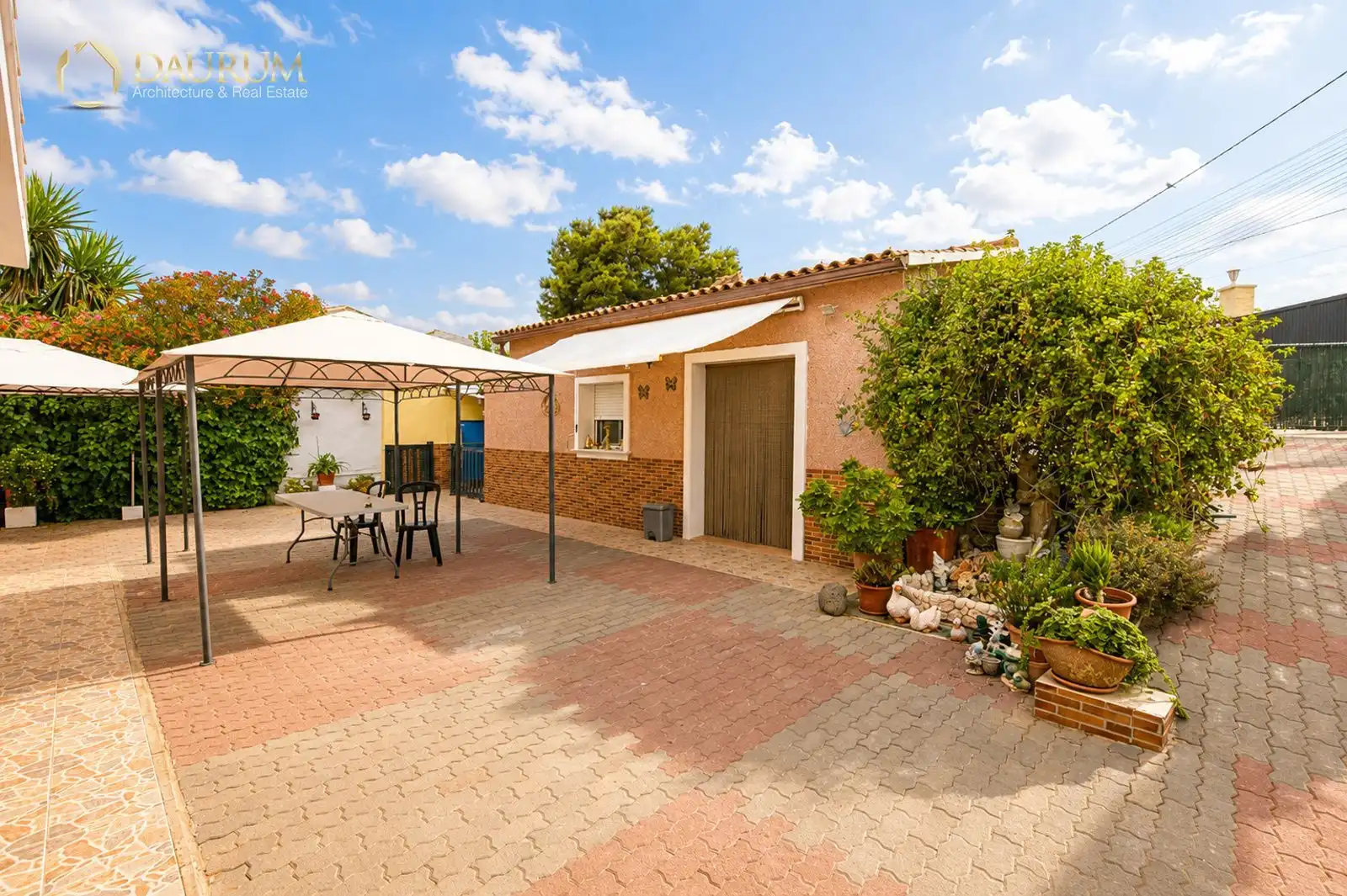 Vista exterior de Casa o xalet en venda en Alicante / Alacant amb Aire condicionat, Calefacció i Terrassa
