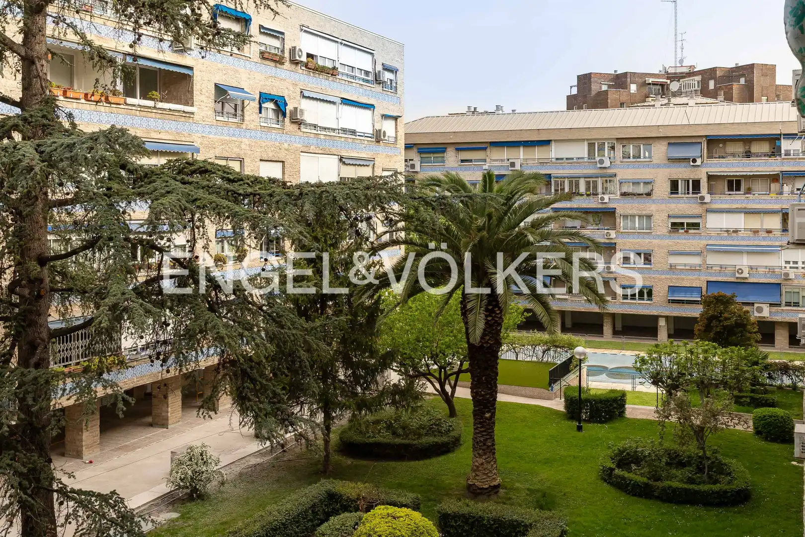 Exterior view of Flat for sale in  Madrid Capital  with Air Conditioner, Heating and Private garden