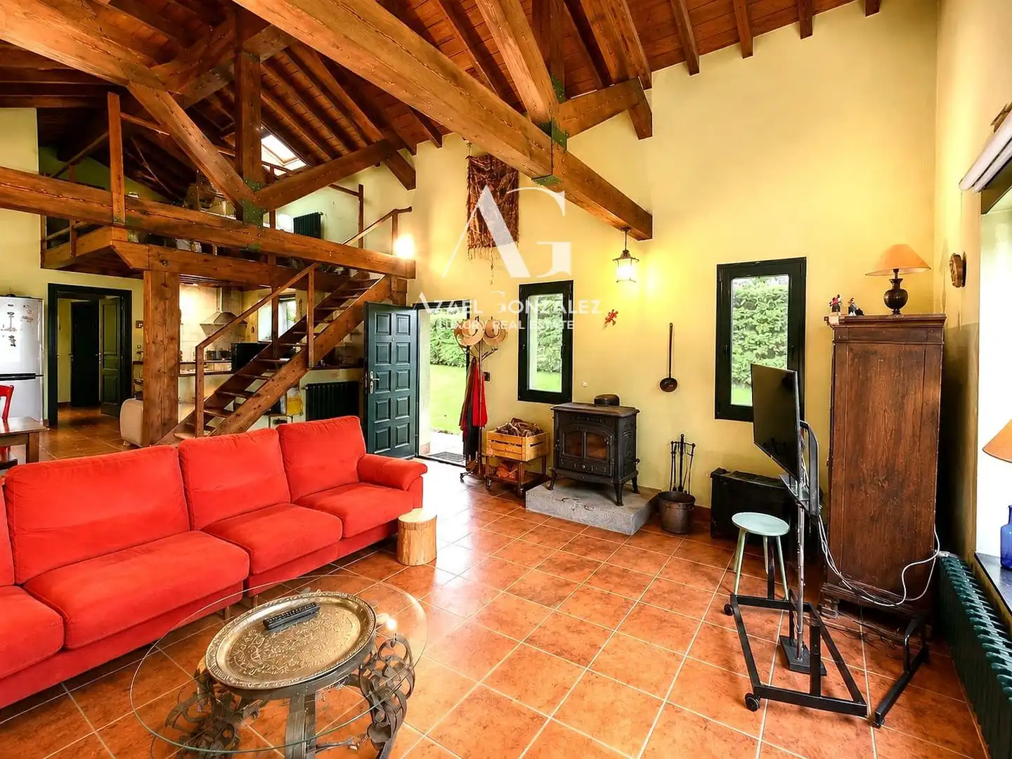 Sala d'estar de Casa o xalet en venda en Entrambasaguas amb Calefacció, Jardí privat i Traster