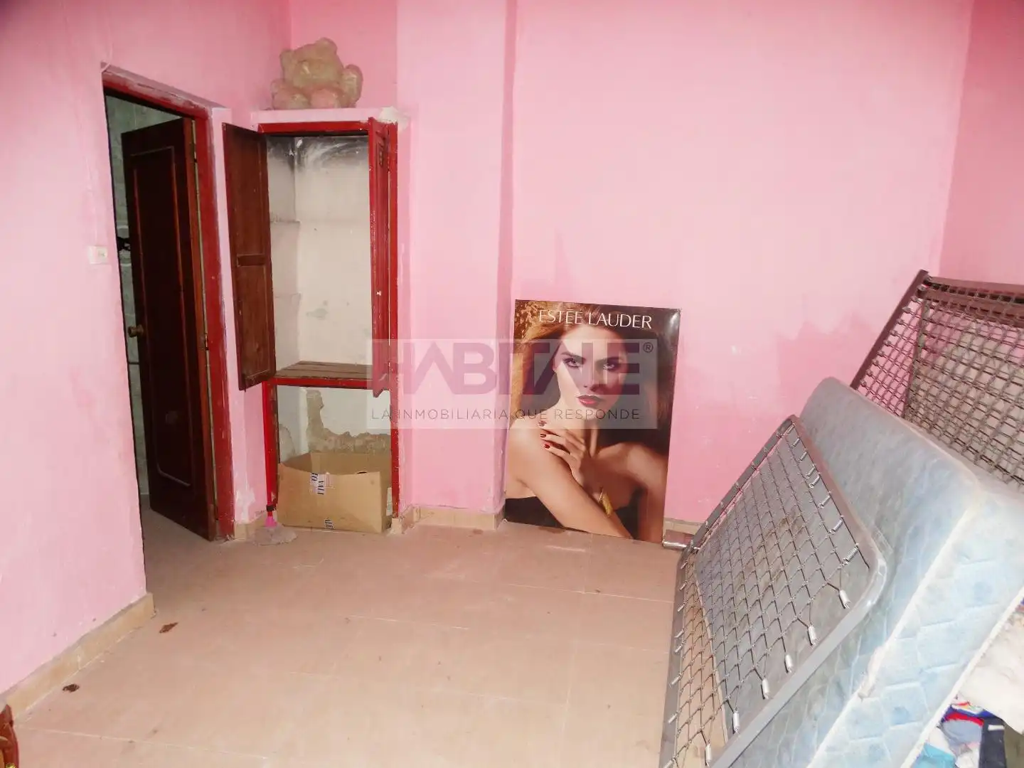 Casa adosada en venda en Xàtiva amb Traster