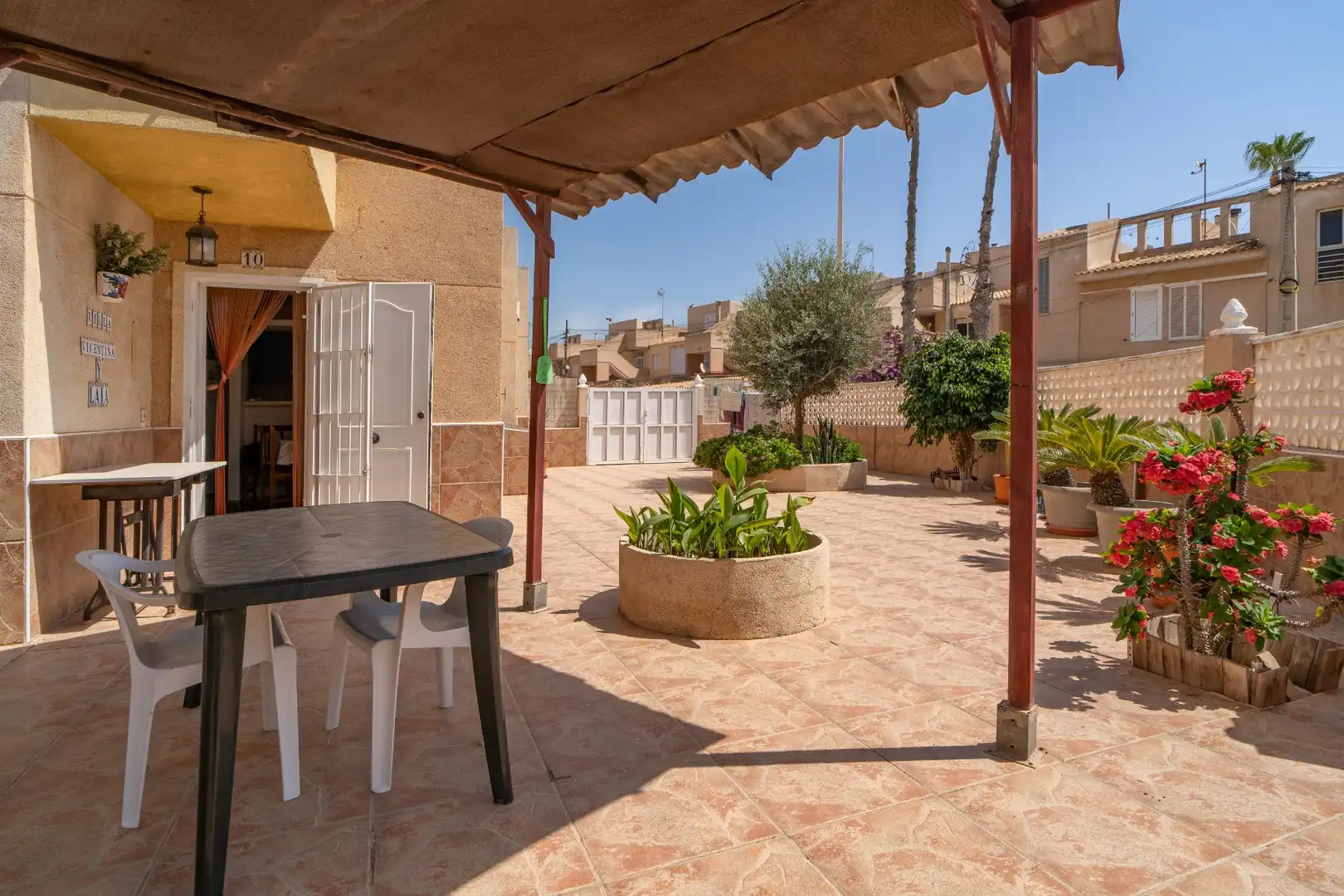 Terrassa de Casa adosada en venda en Torrevieja amb Calefacció, Jardí privat i Terrassa