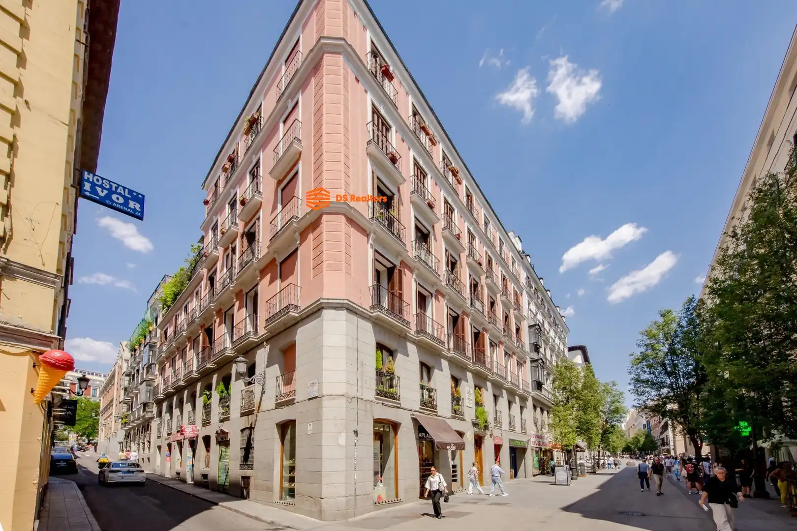 Vista exterior de Pis en venda en Madrid amb Aire condicionat, Calefacció i Balcó