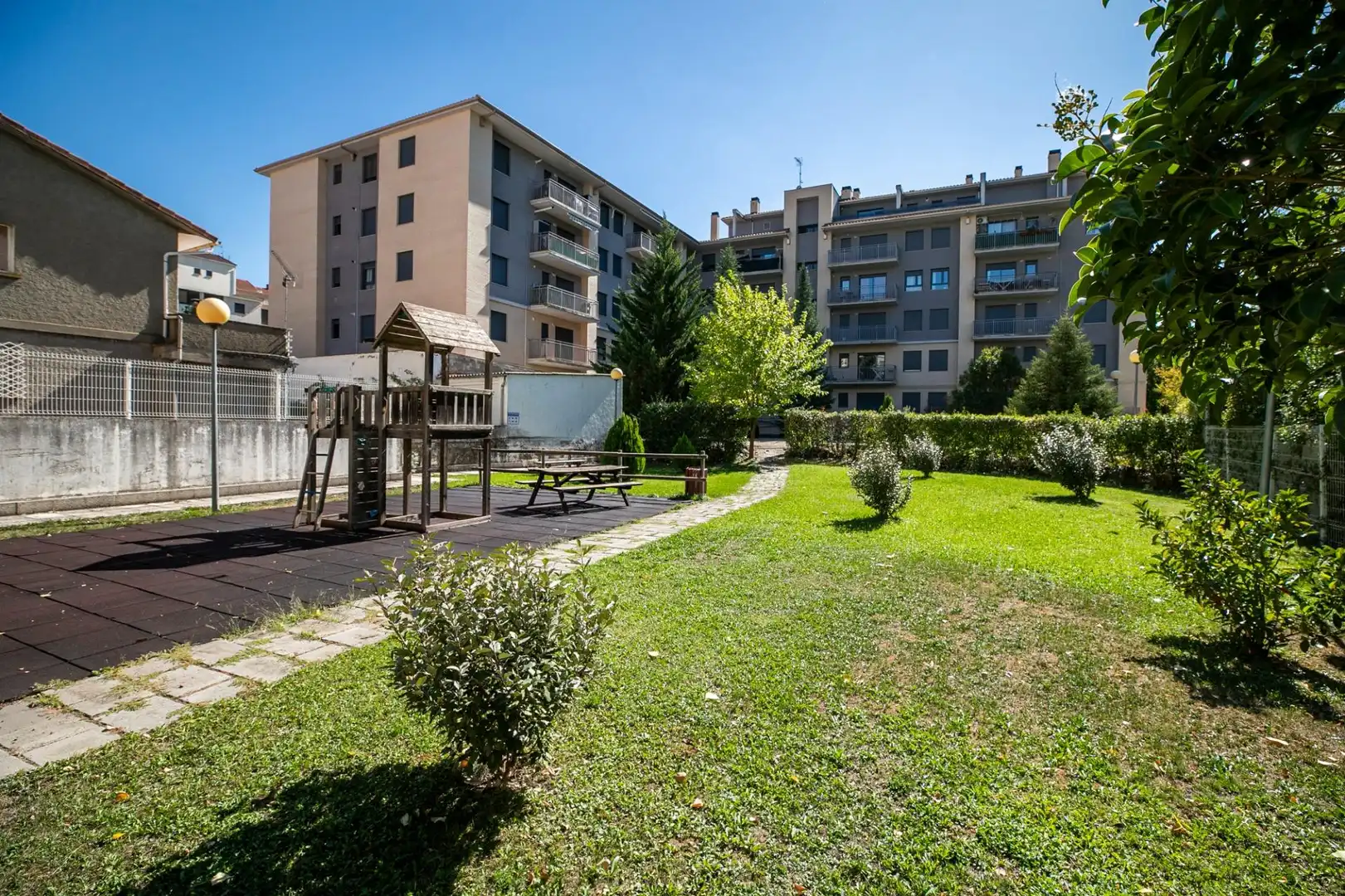 Exterior view of Flat for sale in Sabiñánigo  with Heating, Terrace and Storage room