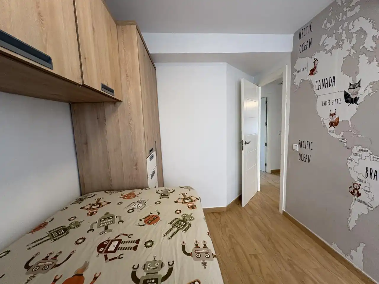 Bedroom of Flat for rent in Madrid  with Air Conditioner, Heating and Furnished