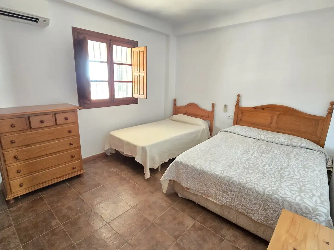 Habitación de Casa o chalet en venta en Periana con Aire acondicionado, Terraza y Piscina