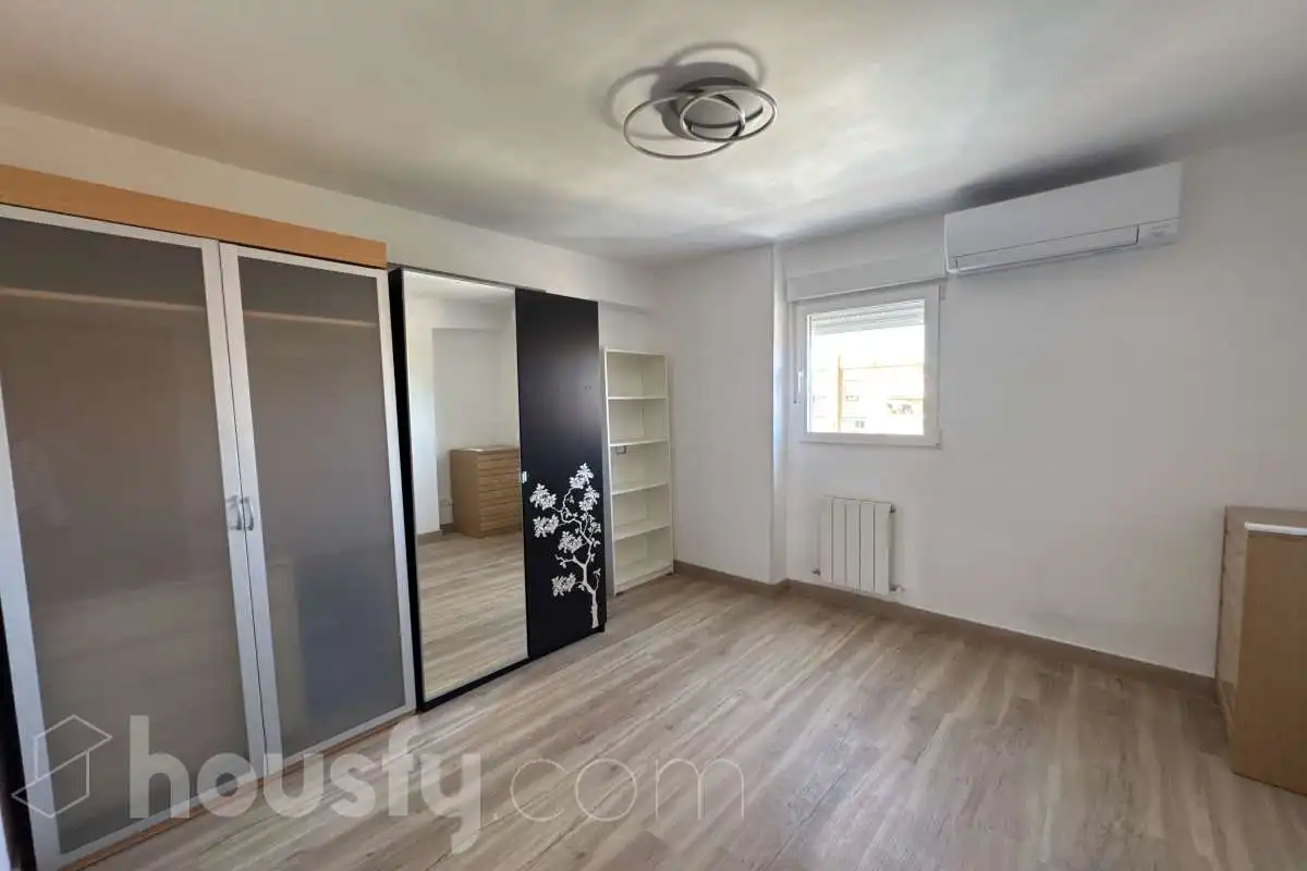 Bedroom of Flat for rent in Madrid  with Air Conditioner, Heating and Parquet flooring