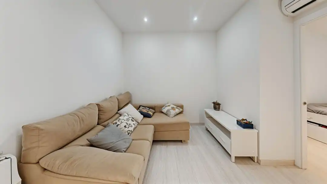 Flat for sale in Madrid  with Air Conditioner, Heating and Furnished