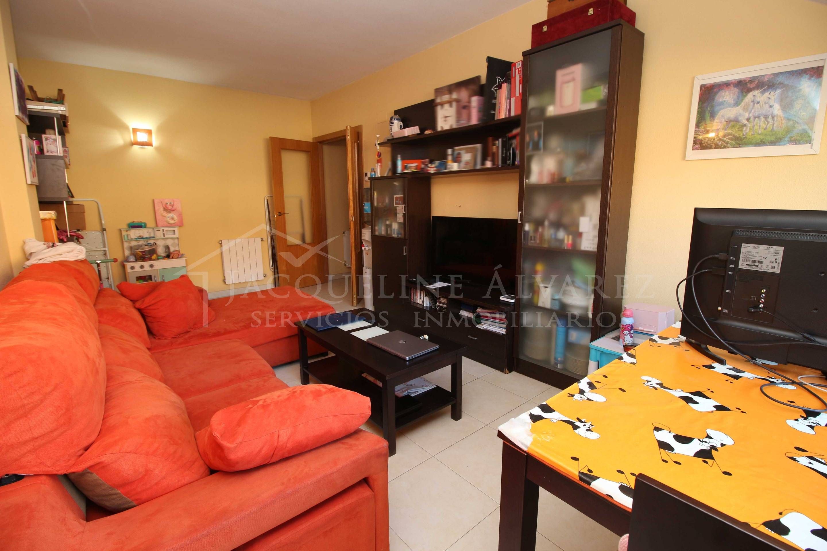 Living room of Flat for sale in Yeles  with Air Conditioner, Heating and Storage room