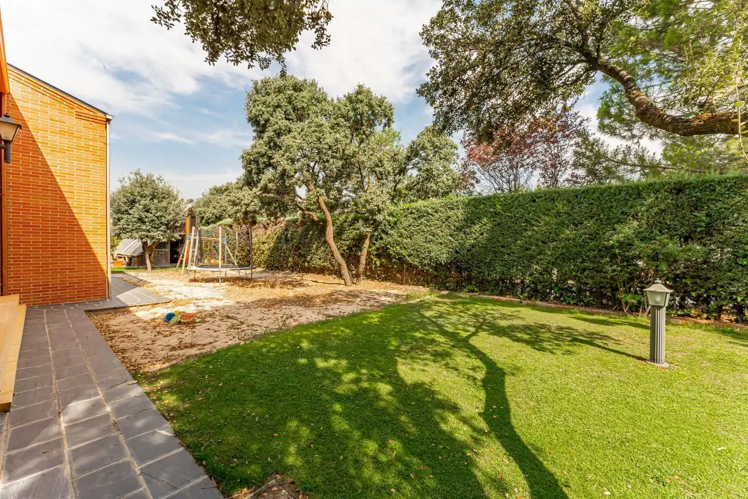 Jardín de Casa o chalet en venta en Nuevo Baztán con Aire acondicionado, Jardín privado y Terraza