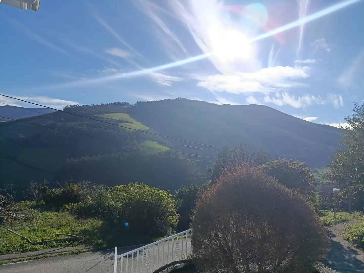 Vista exterior de Casa o xalet en venda en Vegadeo amb Calefacció, Jardí privat i Parquet