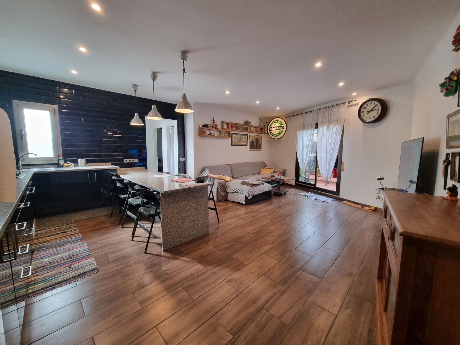 Living room of Attic for sale in Santa Coloma de Gramenet  with Heating, Terrace and Oven