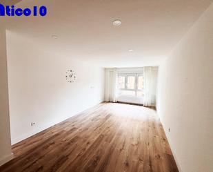 Sala d'estar de Pis de lloguer en Oviedo  amb Calefacció i Terrassa