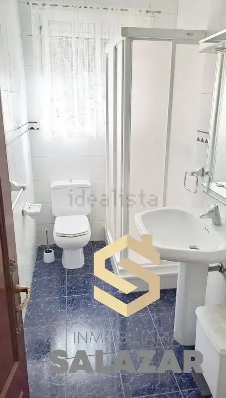 Bathroom of Flat for rent in Bilbao   with Heating and Private garden