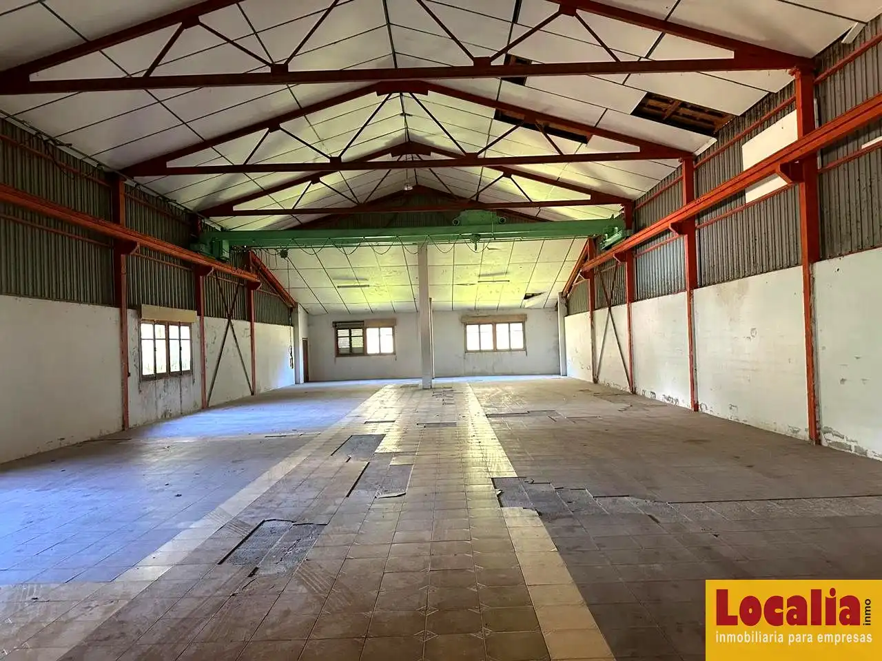 Fabrikhallen zur Miete in Potes