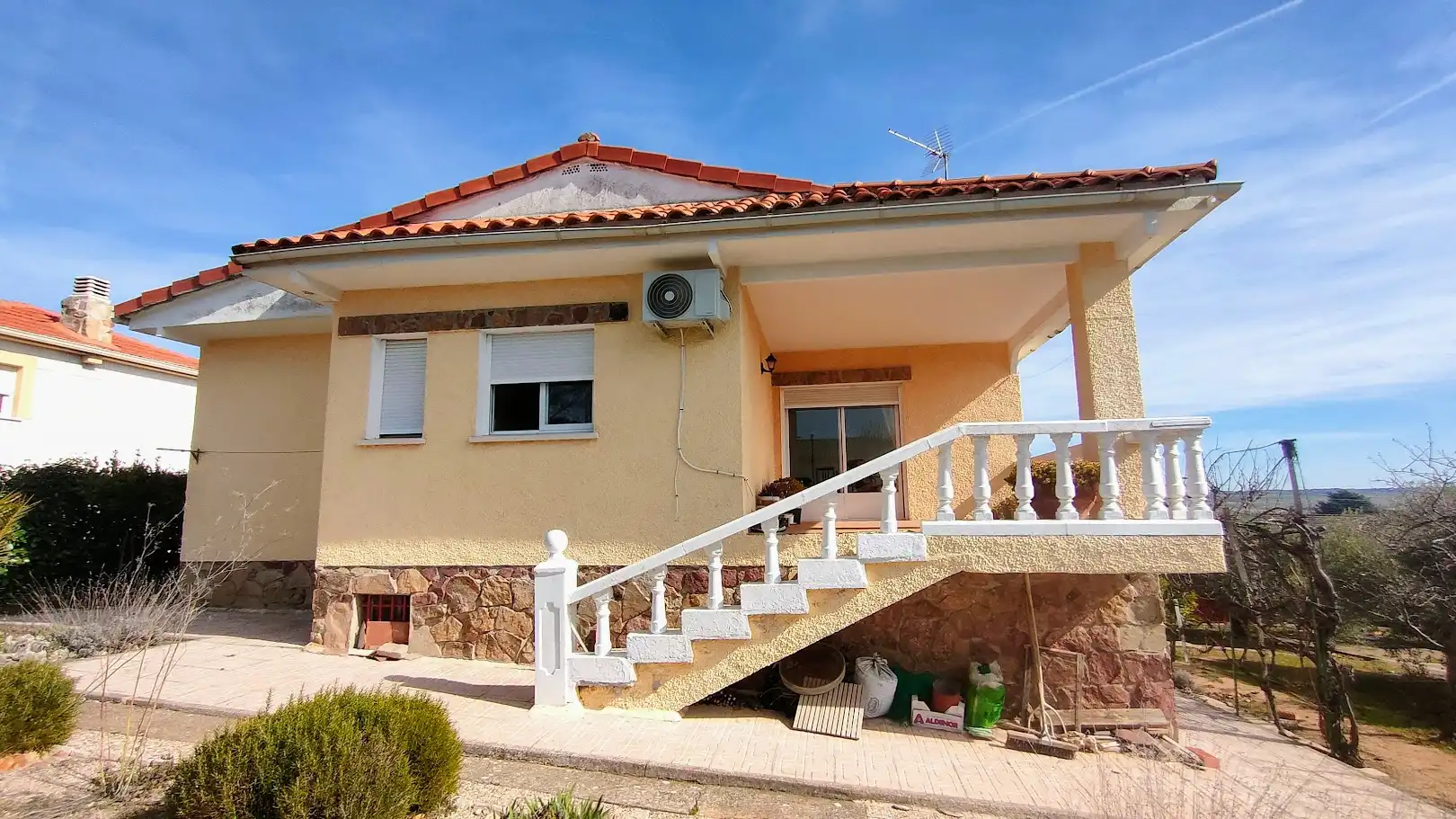 Vista exterior de Casa o chalet en venta en Torrejón del Rey con Aire acondicionado, Calefacción y Jardín privado