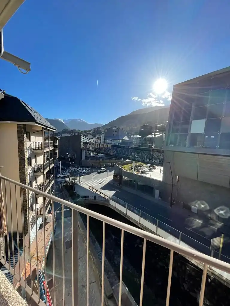 Vista exterior de Dúplex en venda en La Massana amb Calefacció, Parquet i Terrassa