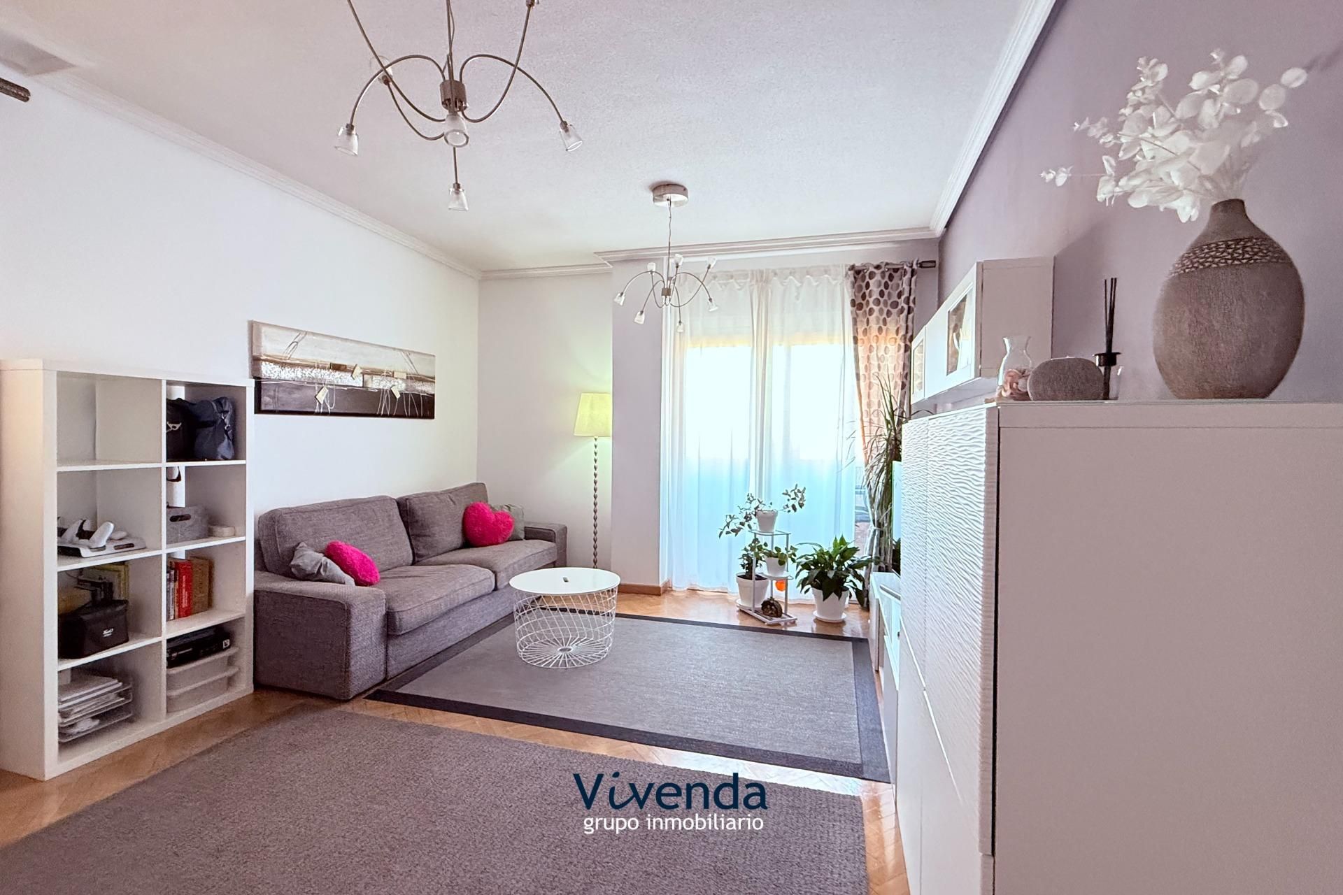 Living room of Flat for sale in Humanes de Madrid  with Air Conditioner, Heating and Parquet flooring
