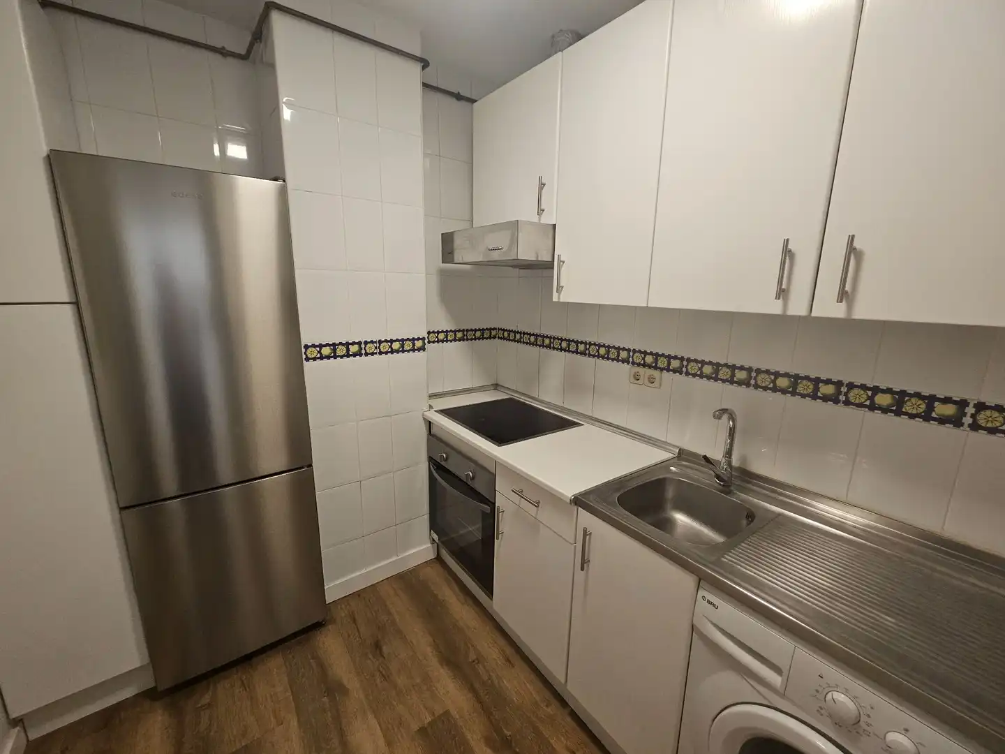 Cuina de Apartament de lloguer en Madrid amb Calefacció