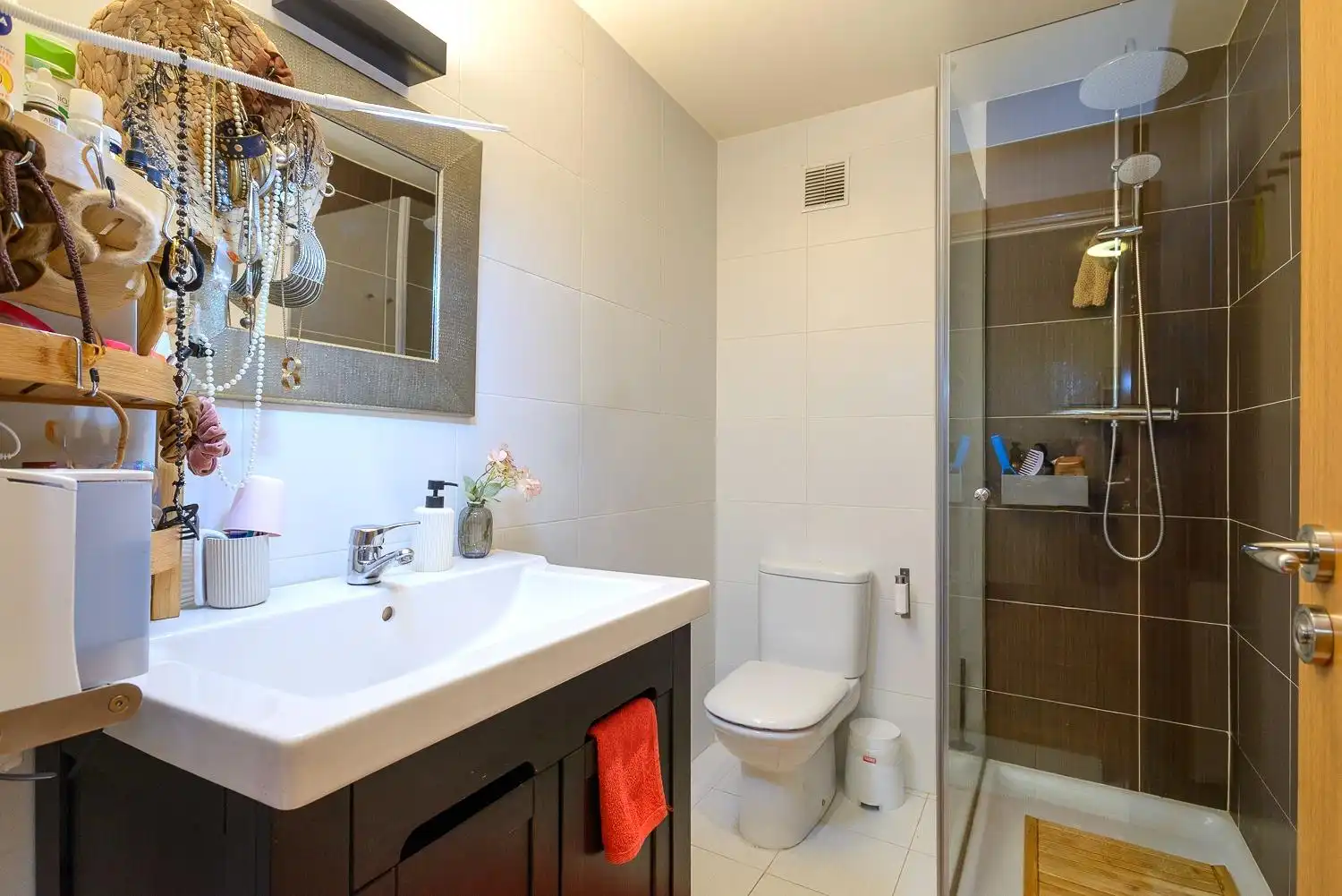 Baño de Piso en venta en Aller con Calefacción, Trastero y Amueblado