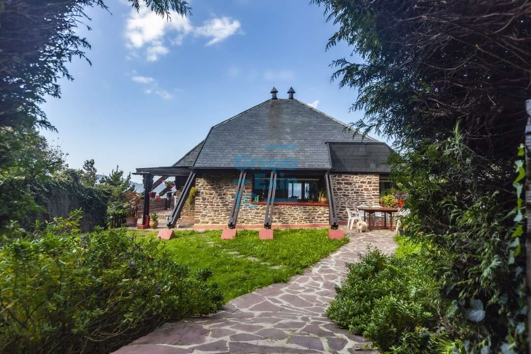 Exterior view of House or chalet for sale in Irun   with Heating and Private garden