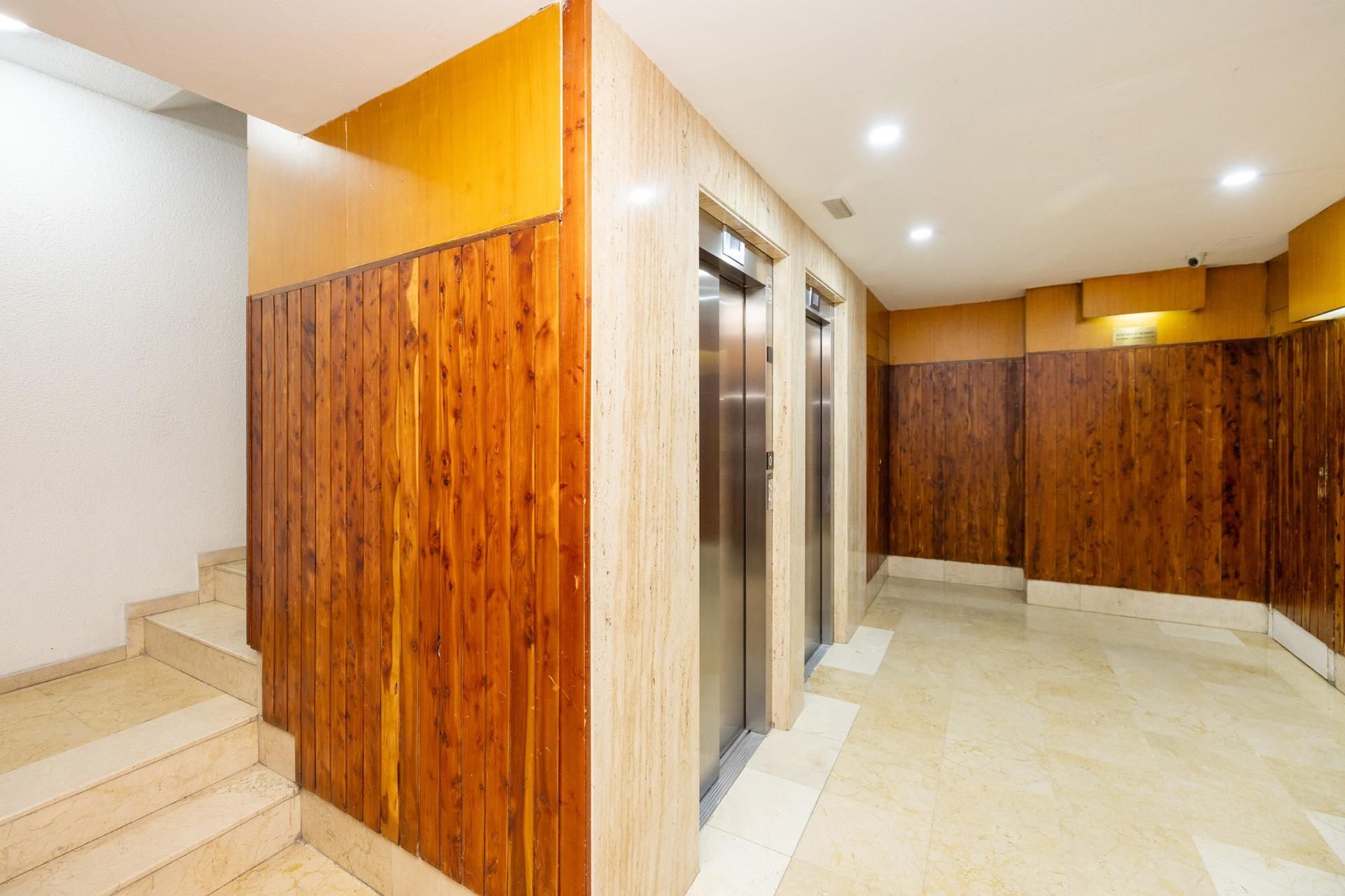 Piso en venta en  Granada Capital con Calefacción, Jardín privado y Terraza