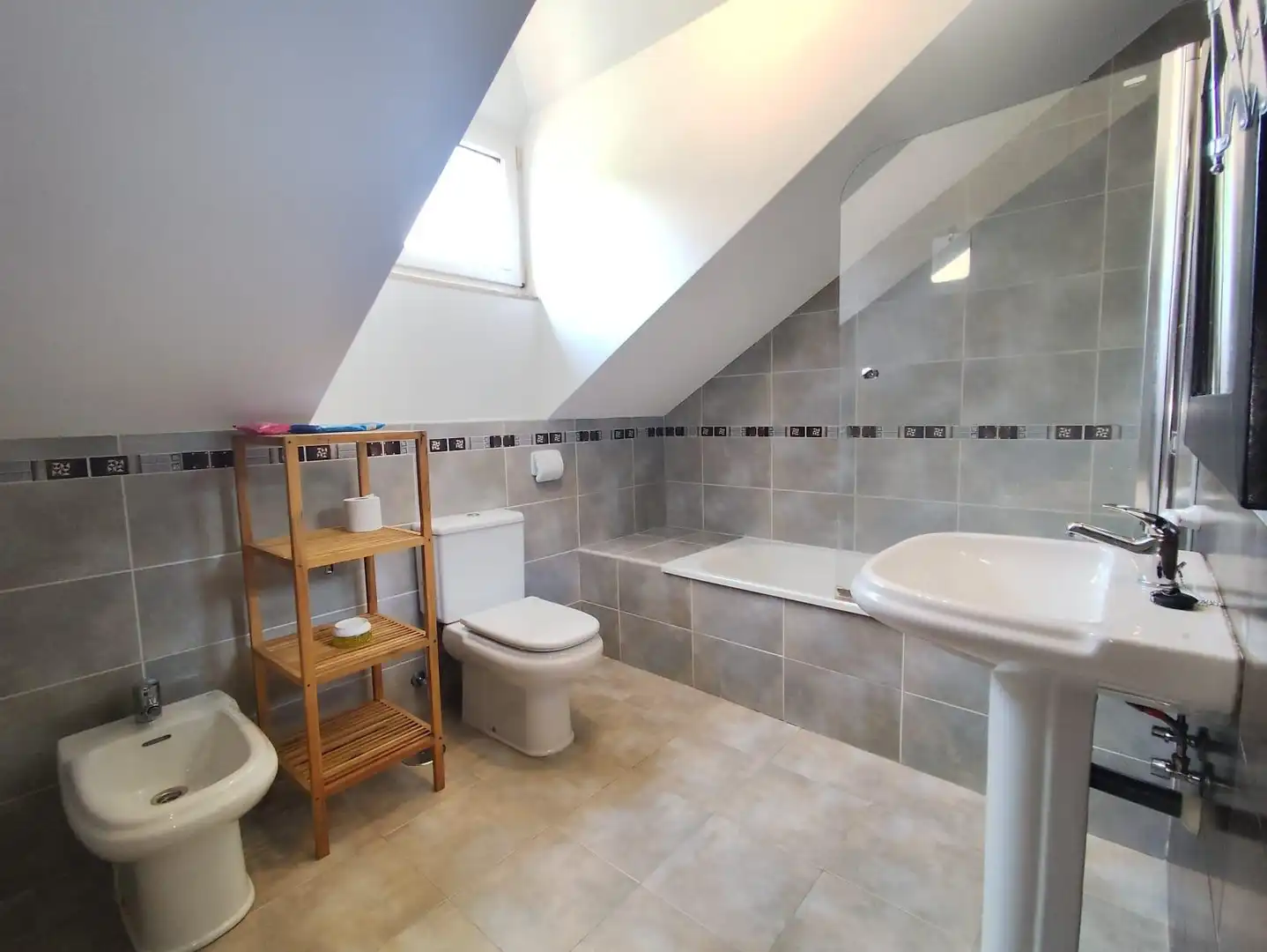 Badezimmer von Maisonette zum Verkauf in Castañeda mit Heizung, Terrasse und Möbliert