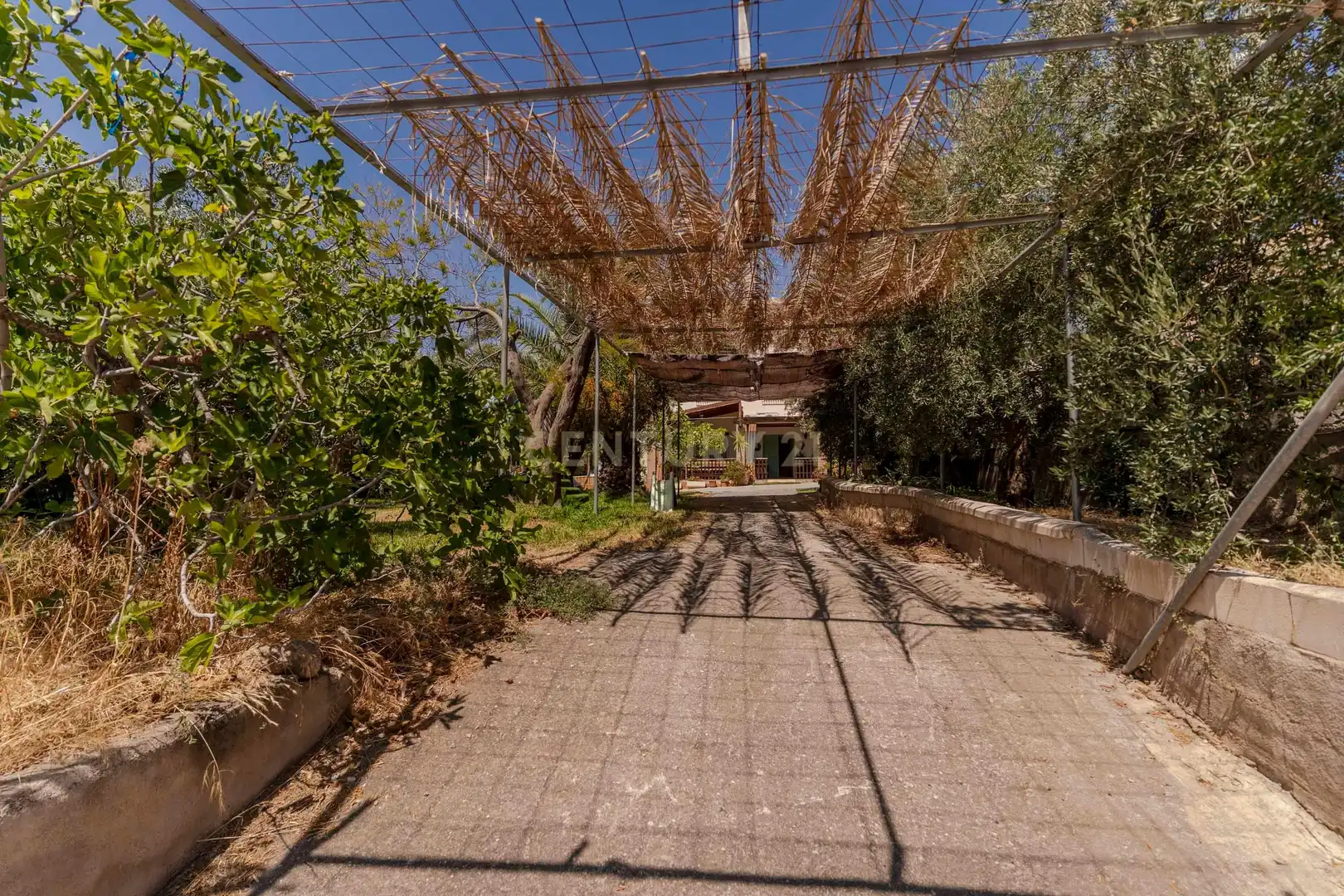 Jardín de Edificio en venta en Gójar