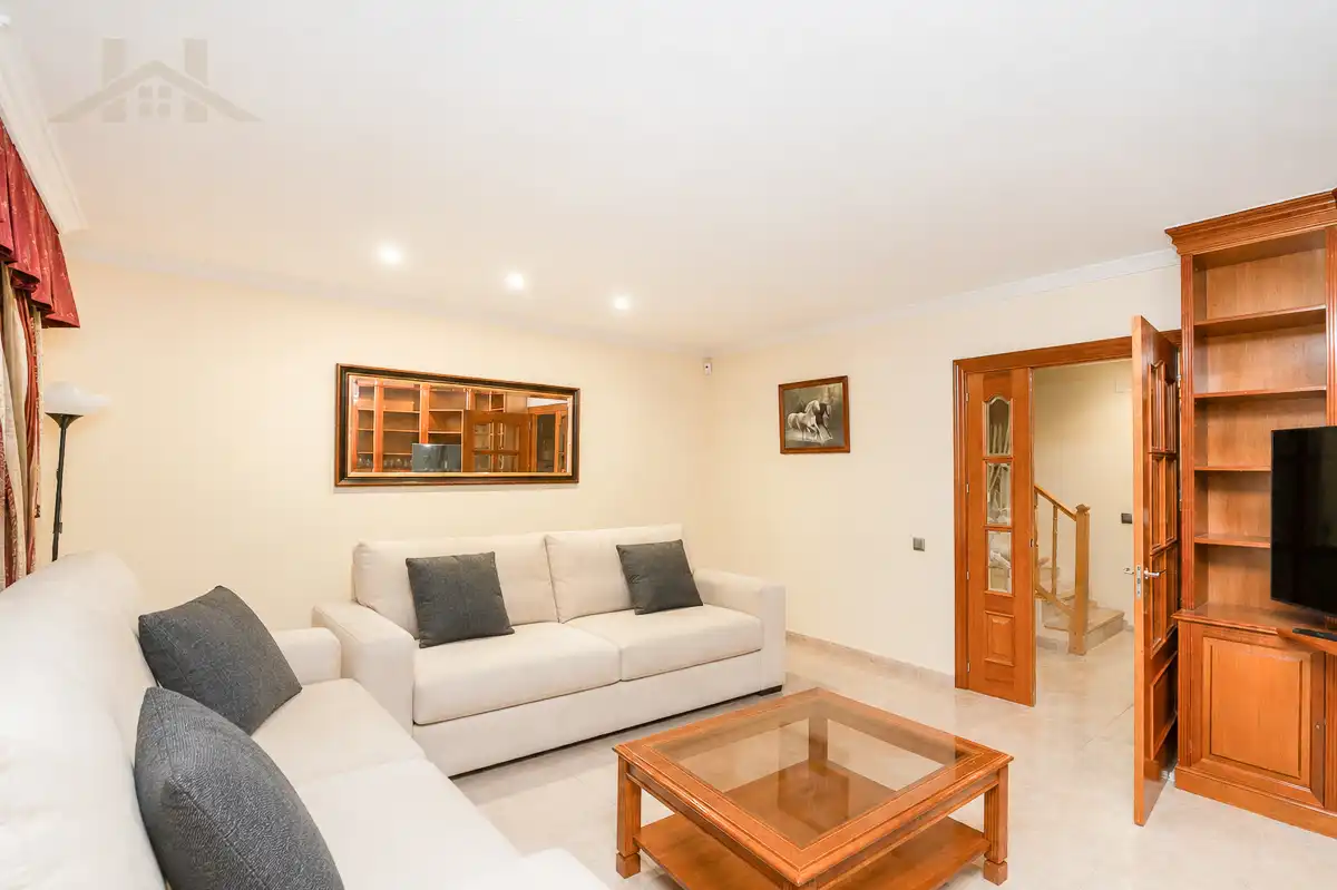 Sala d'estar de Casa o xalet en venda en Collado Mediano amb Terrassa i Traster