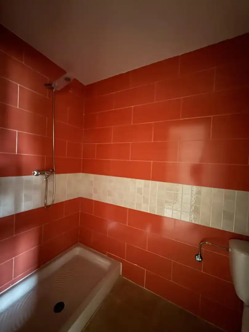 Bany de Casa adosada en venda en Albalate de Zorita amb Calefacció, Jardí privat i Alarma