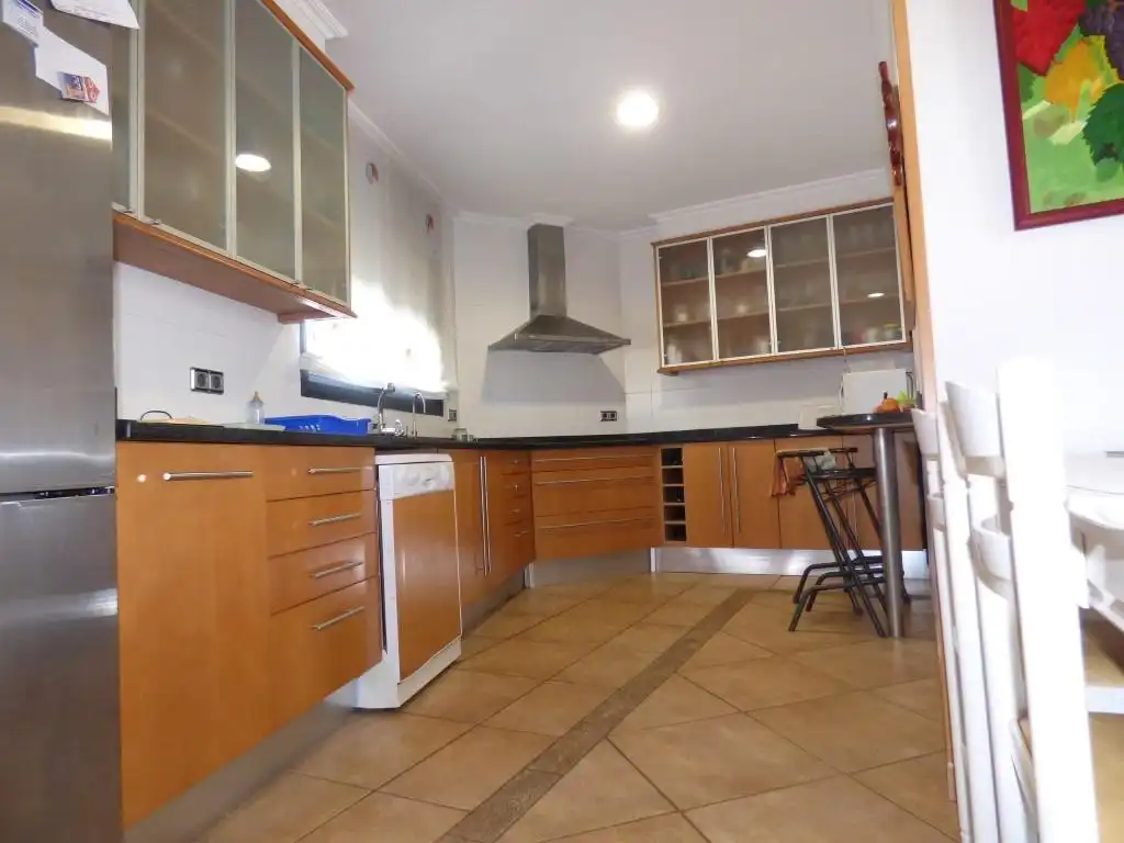Cuina de Casa o xalet en venda en Vilafant amb Aire condicionat, Jardí privat i Terrassa