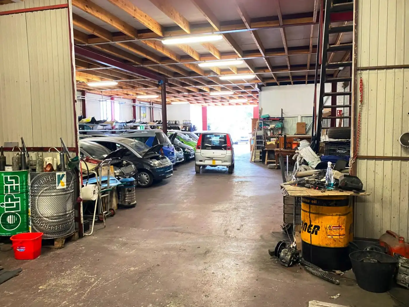 Aparcament de Nau industrial en venda en Murcia