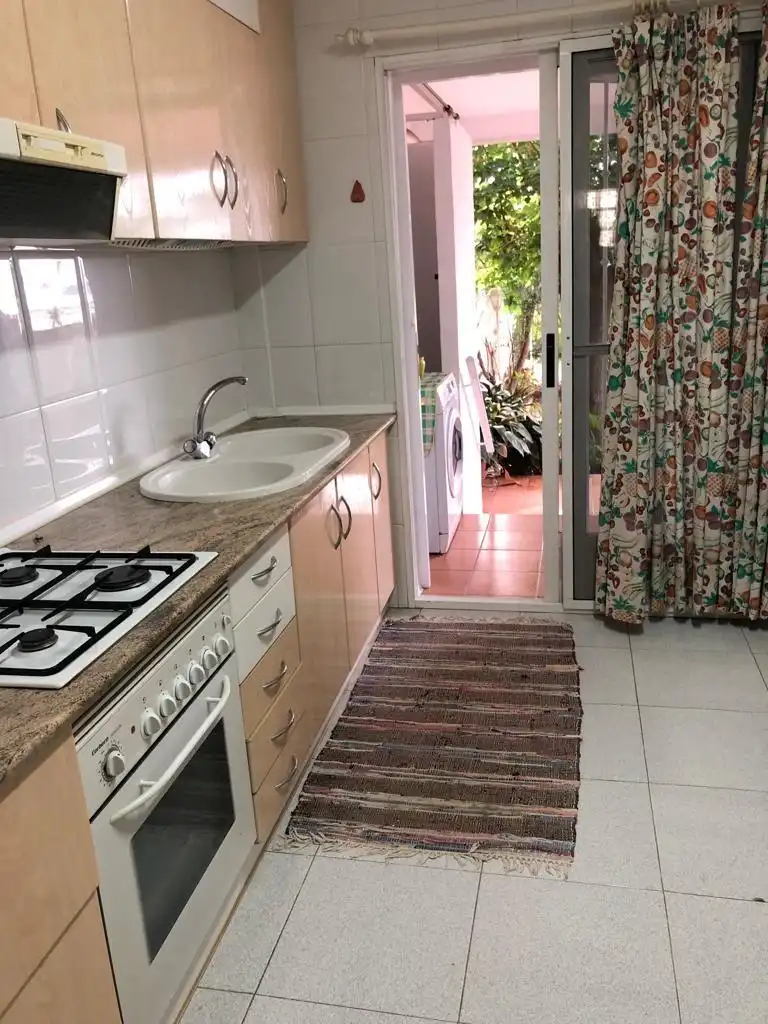 Küche von Einfamilien-Reihenhaus zur Miete in Murcia mit Klimaanlage, Privatgarten und Abstellraum